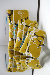 Pochettes S,M,L - Motif Sakura Moutarde